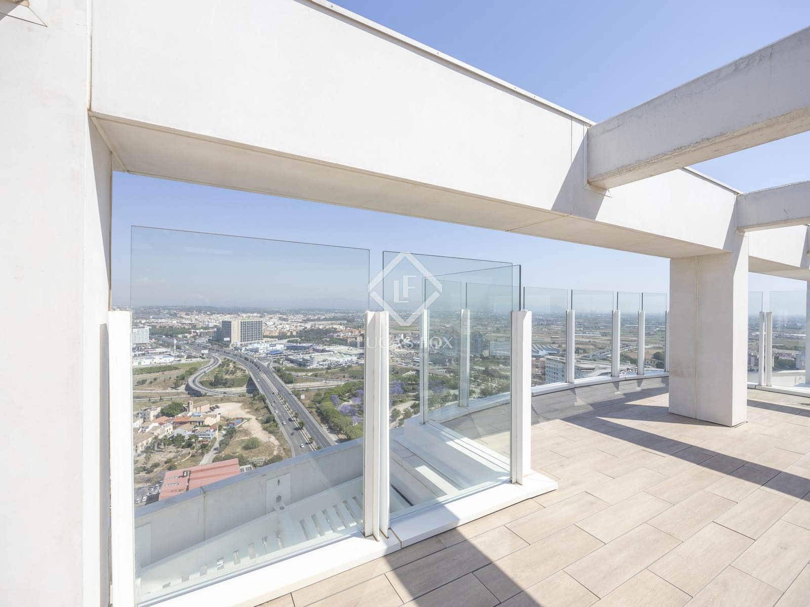 3 soverom Penthouse til salgs i Valencia by med svømmebasseng garasje - € 1 720 000 (Ref: 5995188)
