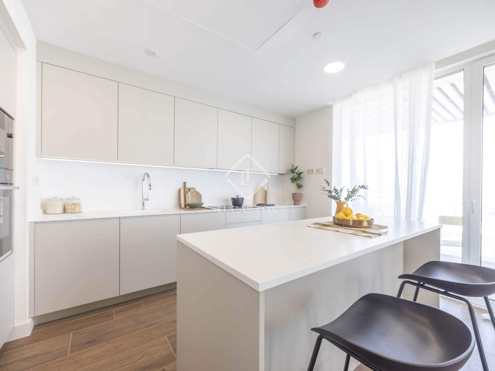 3 soverom Penthouse til salgs i Valencia by med svømmebasseng garasje - € 1 720 000 (Ref: 5995188)