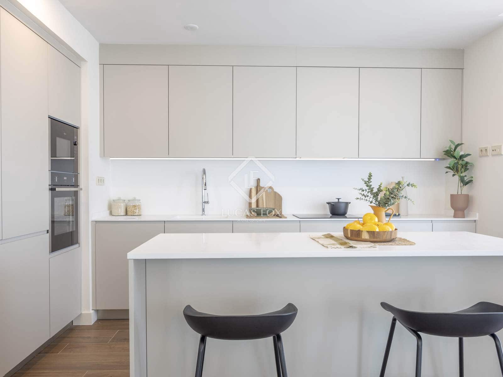 3 soverom Penthouse til salgs i Valencia by med svømmebasseng garasje - € 1 720 000 (Ref: 5995188)