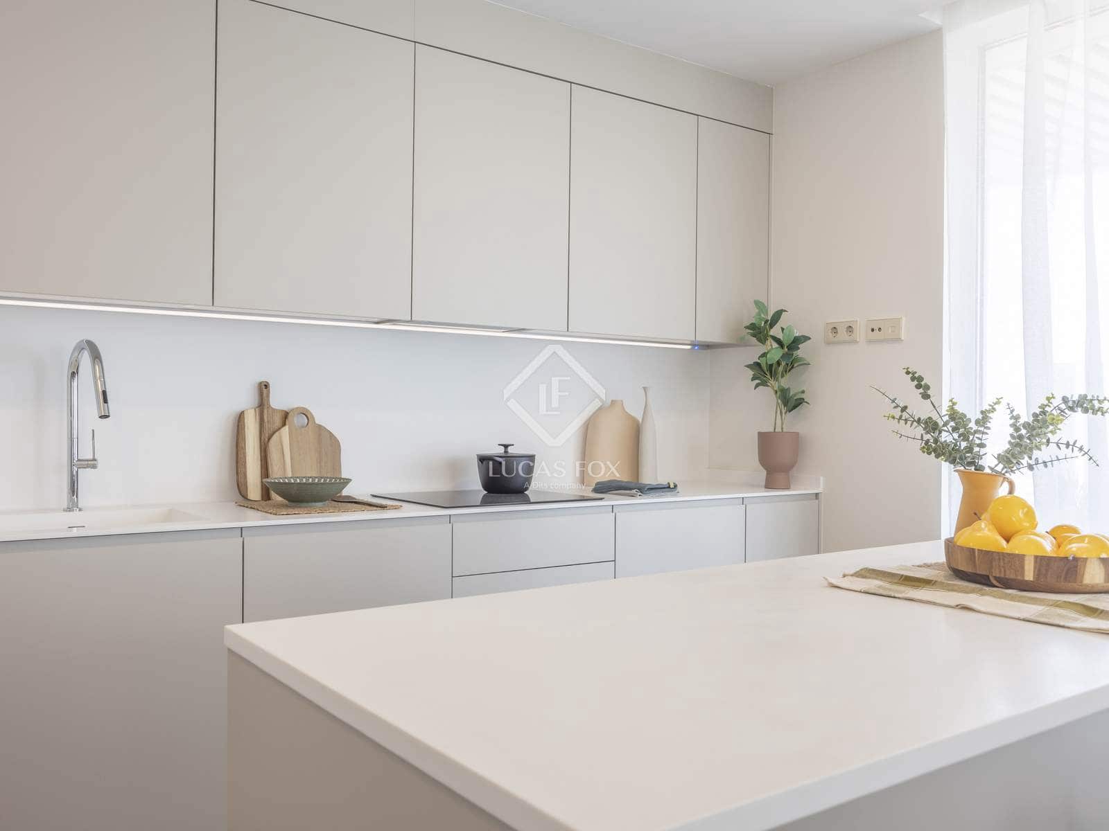 3 soverom Penthouse til salgs i Valencia by med svømmebasseng garasje - € 1 720 000 (Ref: 5995188)