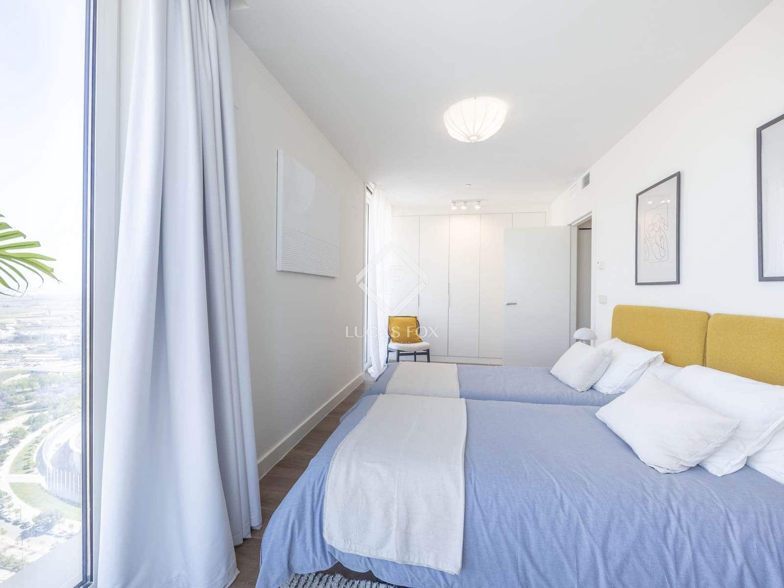 3 soverom Penthouse til salgs i Valencia by med svømmebasseng garasje - € 1 720 000 (Ref: 5995188)