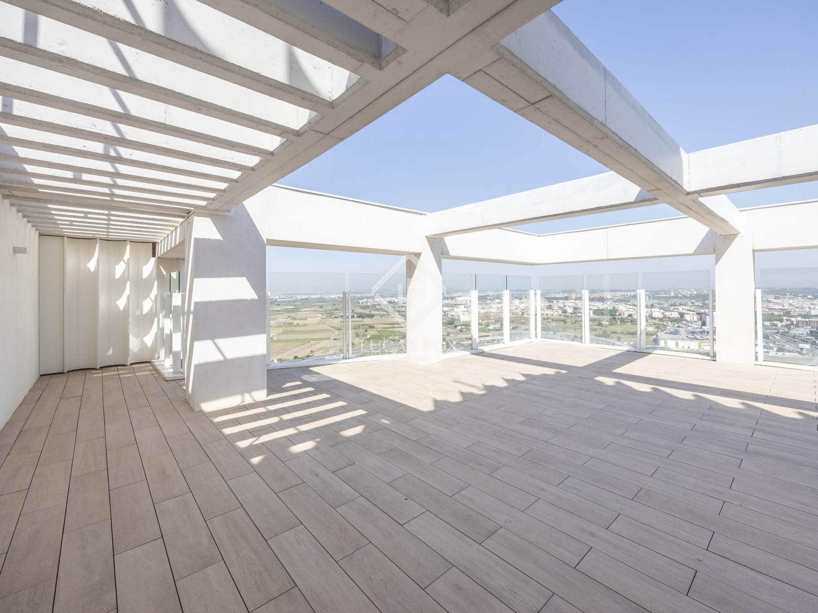 3 soverom Penthouse til salgs i Valencia by med svømmebasseng garasje - € 1 720 000 (Ref: 5995188)