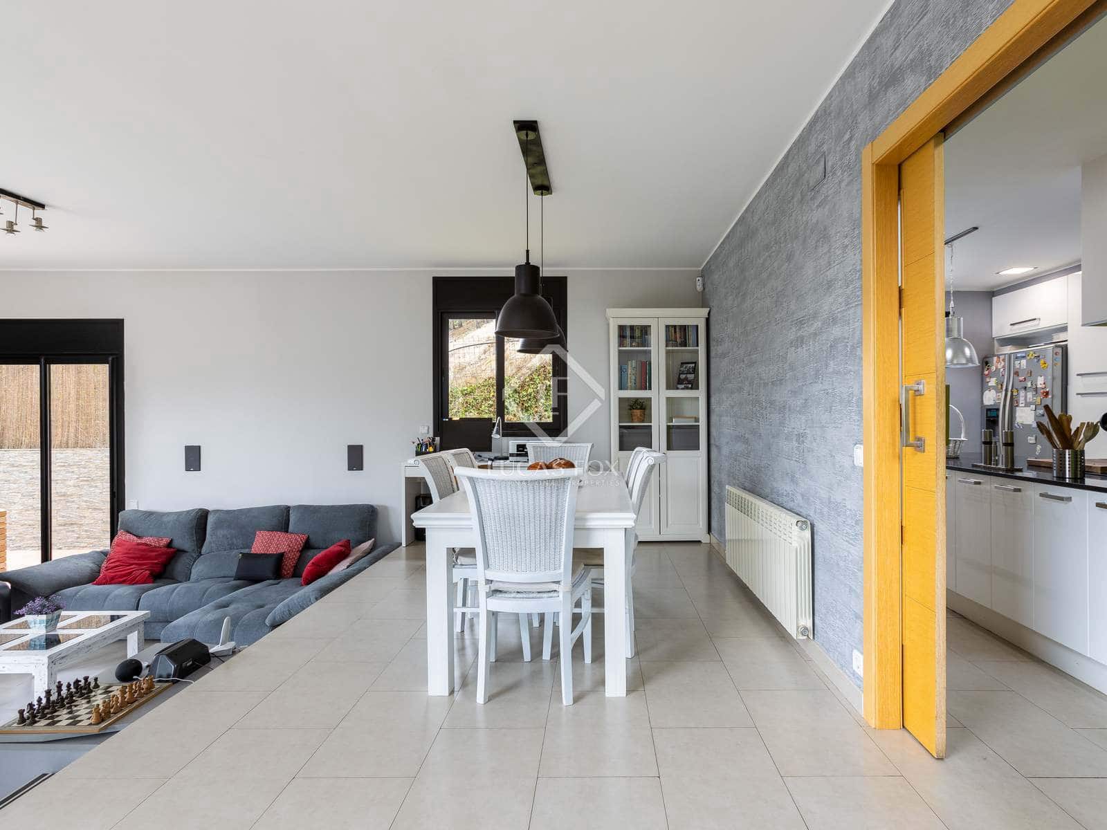 4 sypialnia Willa na sprzedaż w Alella z basenem garażem - 1 155 000 € (Ref: 6228981)