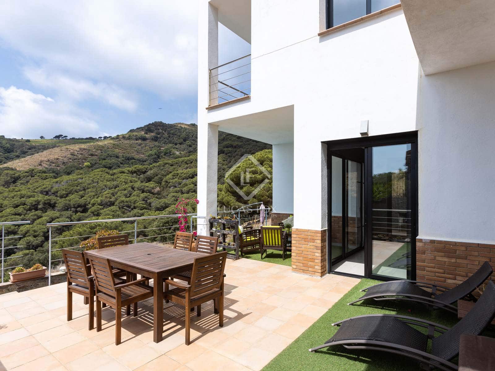 4 sypialnia Willa na sprzedaż w Alella z basenem garażem - 1 155 000 € (Ref: 6228981)