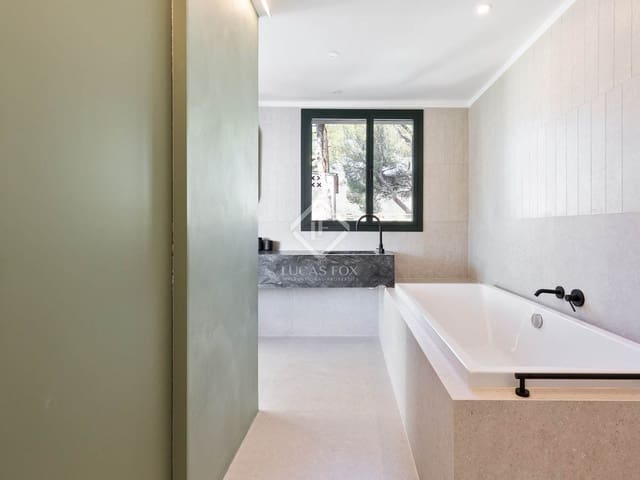 5 bedroom Villa for sale in Castelldefels with pool garage - € 2,195,000 (Ref: 6333922)