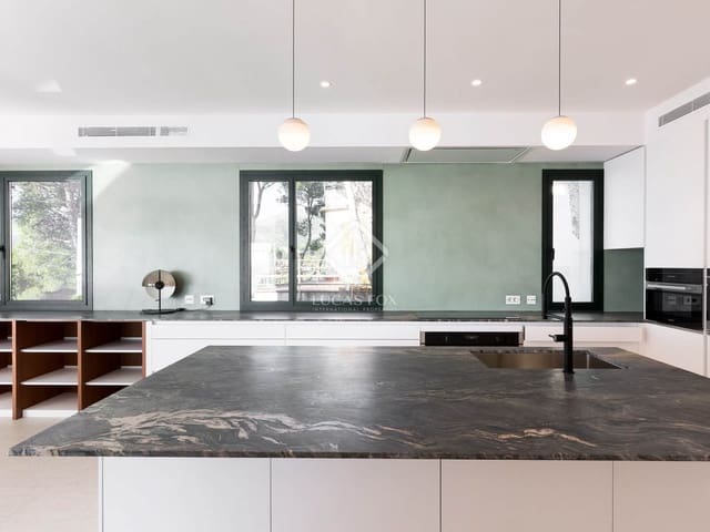 5 bedroom Villa for sale in Castelldefels with pool garage - € 2,195,000 (Ref: 6333922)