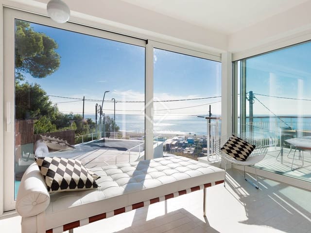 5 bedroom Villa for sale in Castelldefels with pool garage - € 2,195,000 (Ref: 6333922)