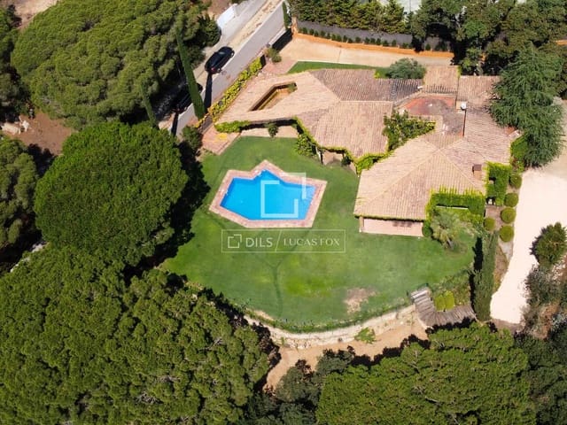 5 slaapkamer Villa te koop in Sant Andreu de Llavaneres met zwembad garage - € 1.800.000 (Ref: 6380072)