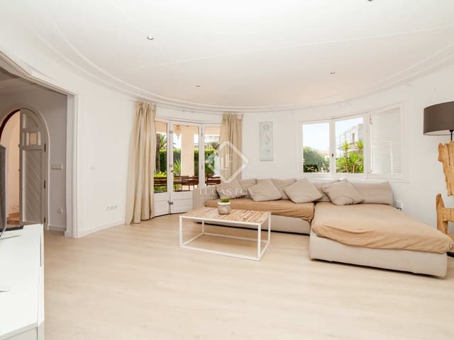 4 soverom Villa til salgs i Ciutadella de Menorca med svømmebasseng garasje - € 997 000 (Ref: 6380105)