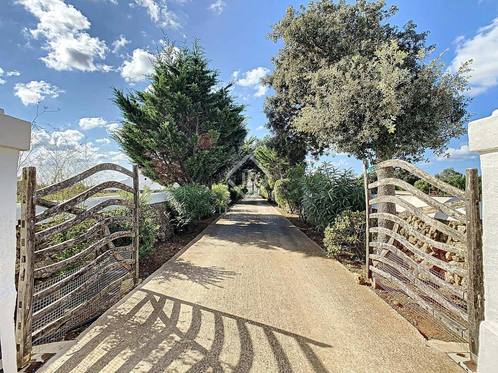 7 soveværelse Finca/Landehus til salg i Alayor / Alaior med swimmingpool garage - € 3.995.000 (Ref: 6380115)