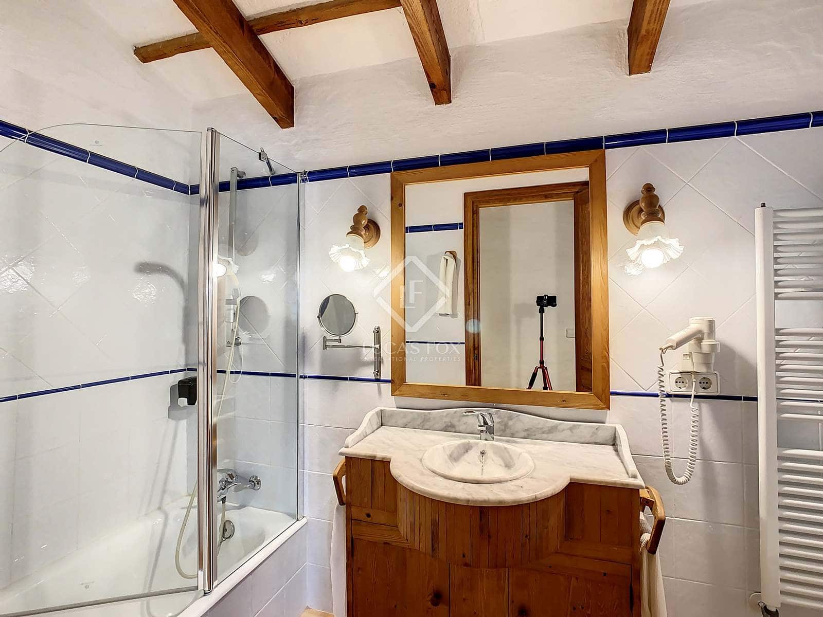 7 soveværelse Finca/Landehus til salg i Alayor / Alaior med swimmingpool garage - € 3.995.000 (Ref: 6380115)