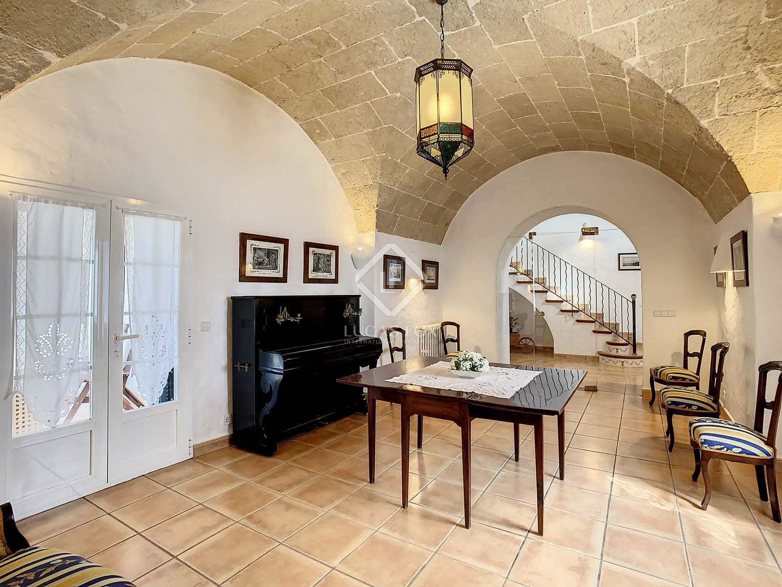 7 soveværelse Finca/Landehus til salg i Alayor / Alaior med swimmingpool garage - € 3.995.000 (Ref: 6380115)