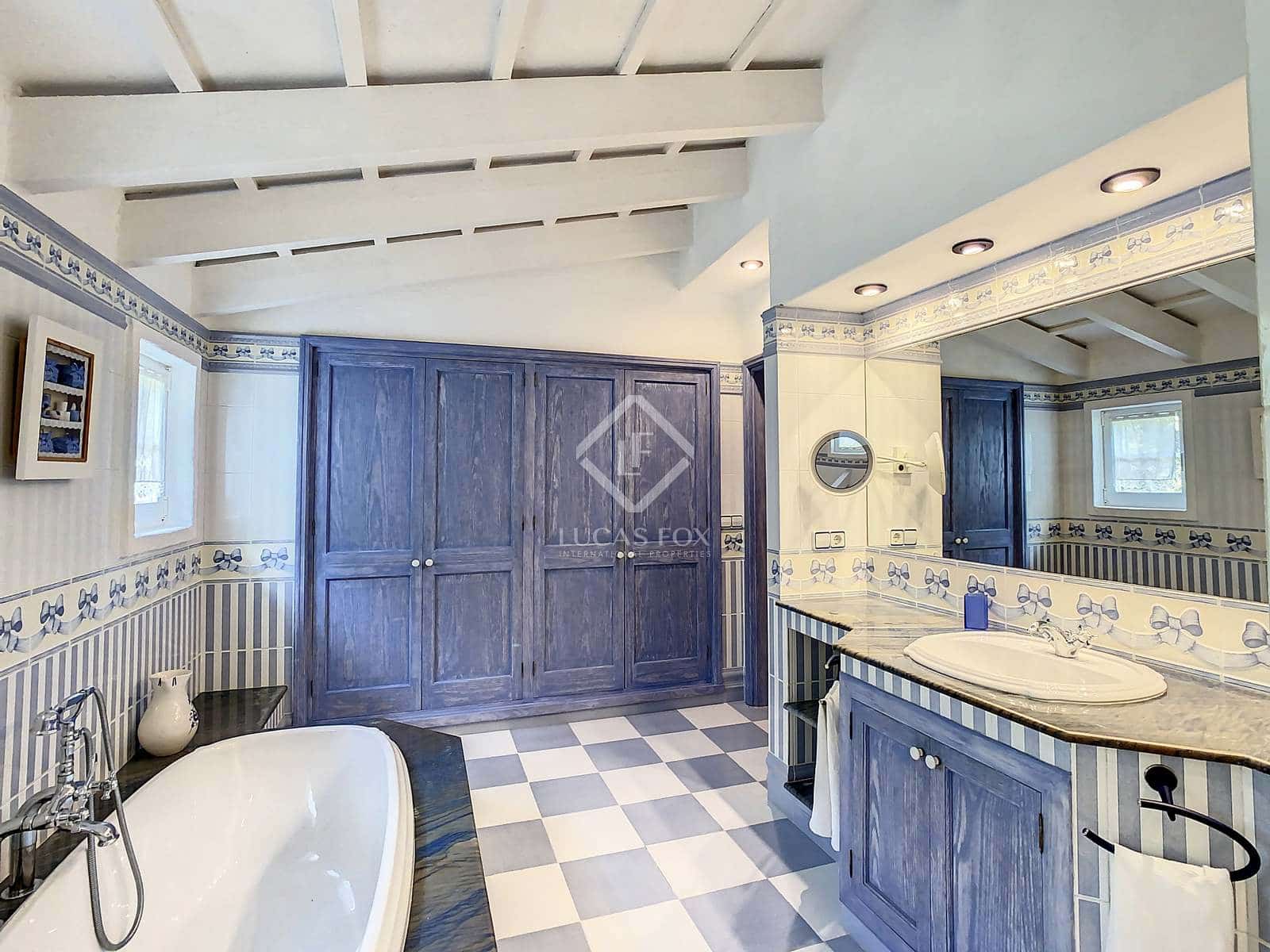 7 soveværelse Finca/Landehus til salg i Alayor / Alaior med swimmingpool garage - € 3.995.000 (Ref: 6380115)