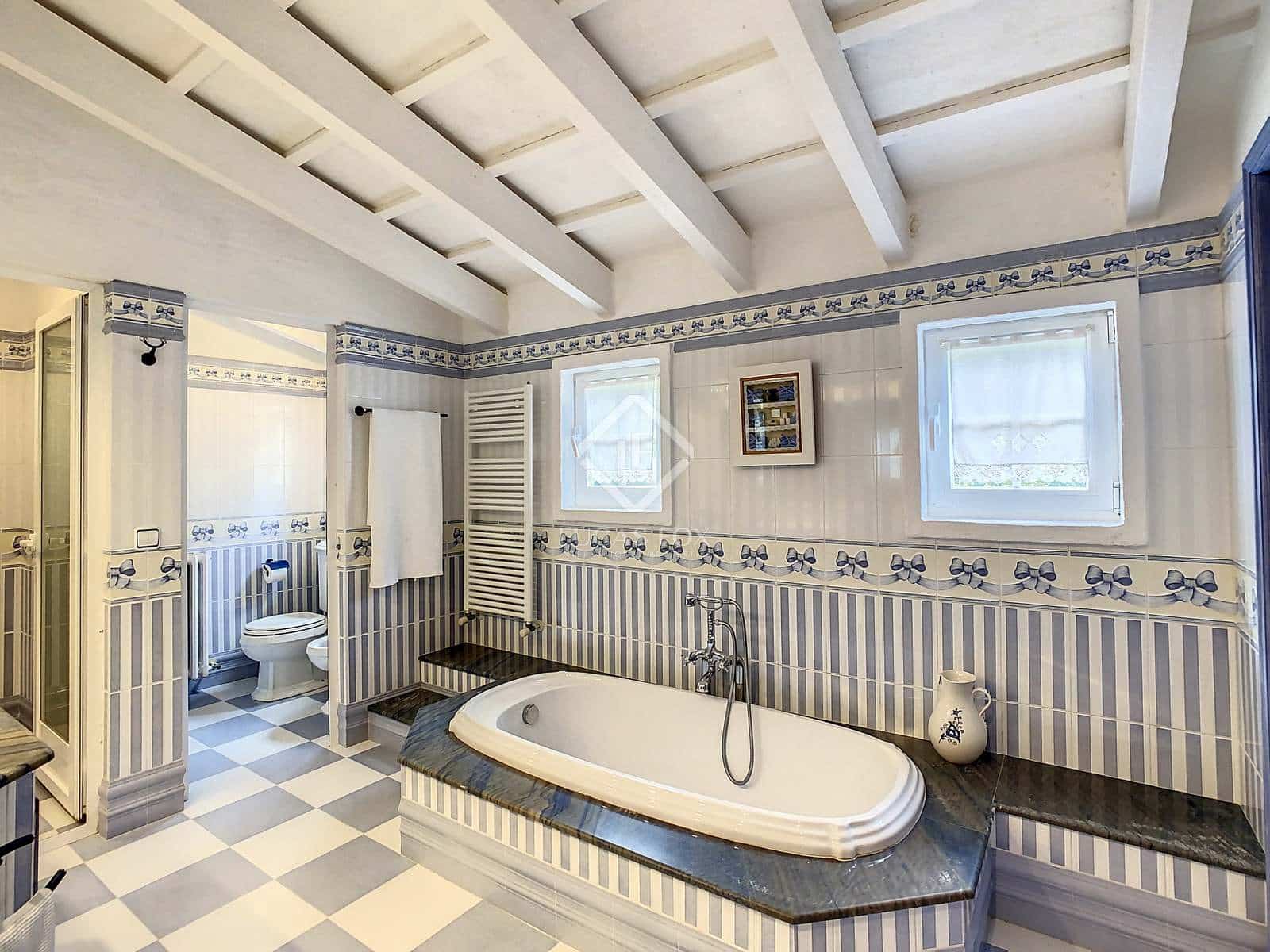 7 soveværelse Finca/Landehus til salg i Alayor / Alaior med swimmingpool garage - € 3.995.000 (Ref: 6380115)