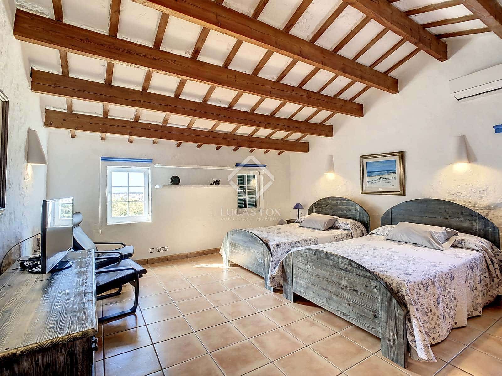 7 soveværelse Finca/Landehus til salg i Alayor / Alaior med swimmingpool garage - € 3.995.000 (Ref: 6380115)