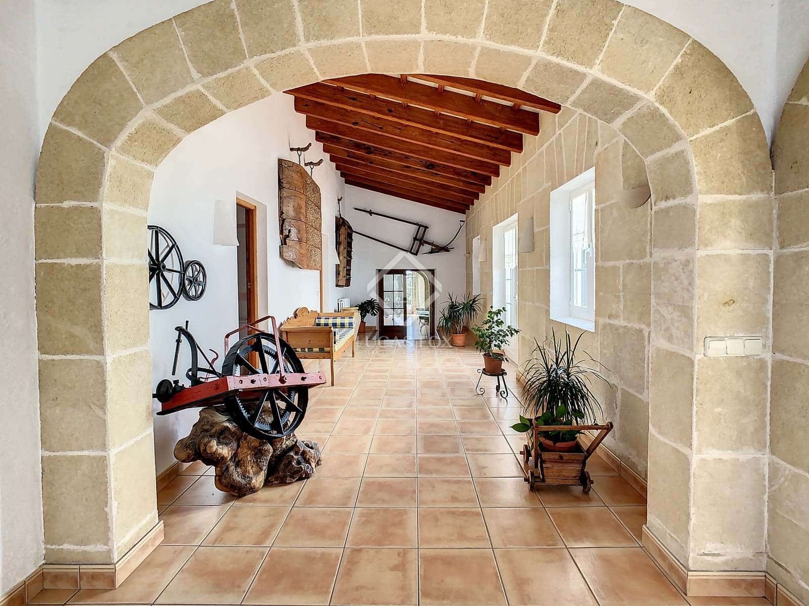 7 soveværelse Finca/Landehus til salg i Alayor / Alaior med swimmingpool garage - € 3.995.000 (Ref: 6380115)