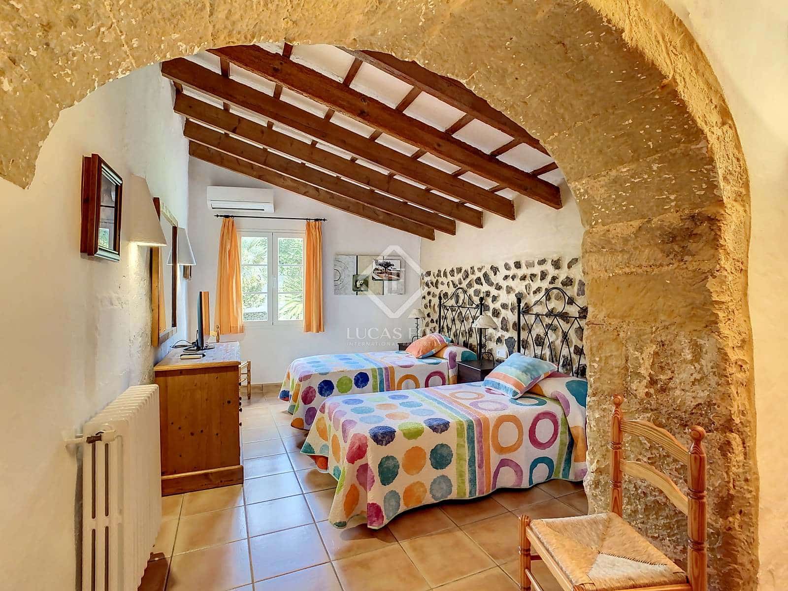 7 soveværelse Finca/Landehus til salg i Alayor / Alaior med swimmingpool garage - € 3.995.000 (Ref: 6380115)