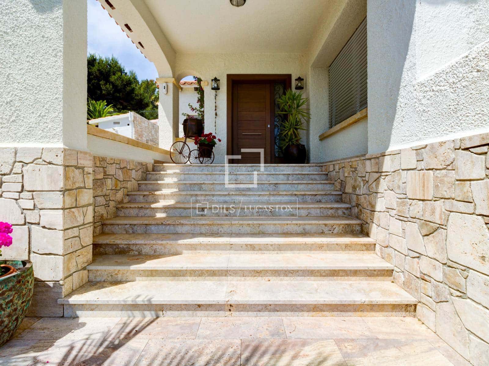 5 bedroom Villa for sale in Roda de Bara with pool garage - € 2,600,000 (Ref: 6380198)