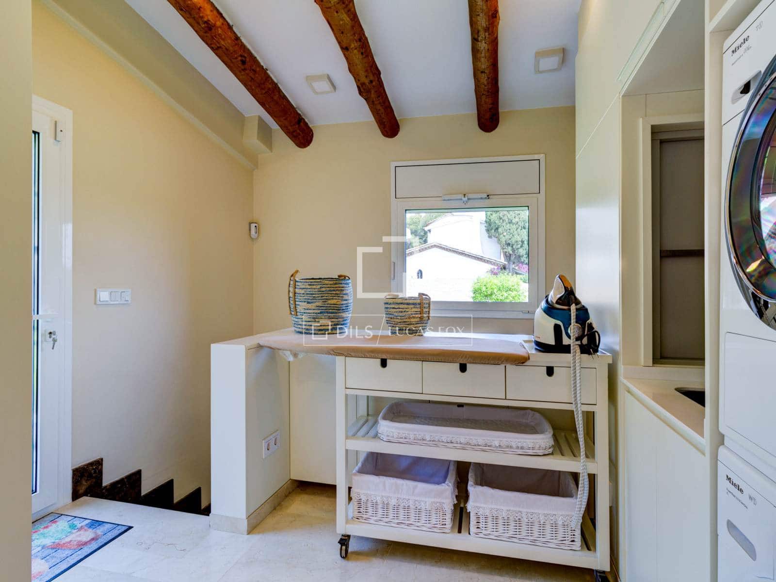 5 bedroom Villa for sale in Roda de Bara with pool garage - € 2,600,000 (Ref: 6380198)