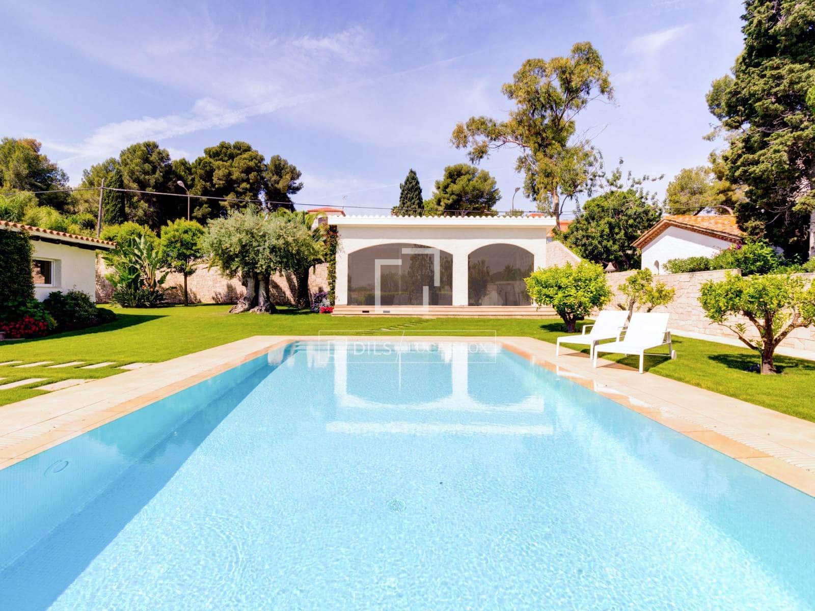 5 bedroom Villa for sale in Roda de Bara with pool garage - € 2,600,000 (Ref: 6380198)