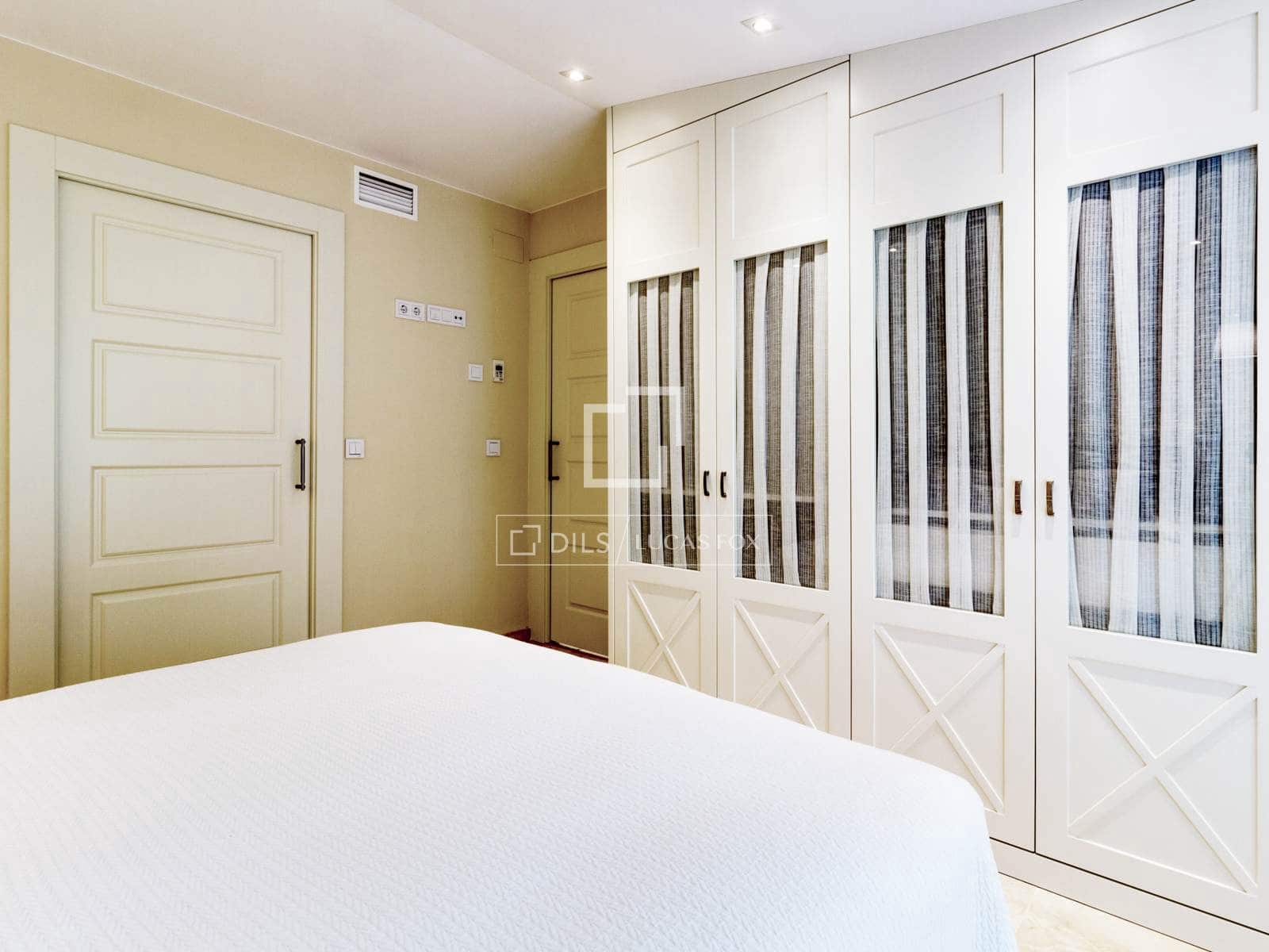 5 bedroom Villa for sale in Roda de Bara with pool garage - € 2,600,000 (Ref: 6380198)