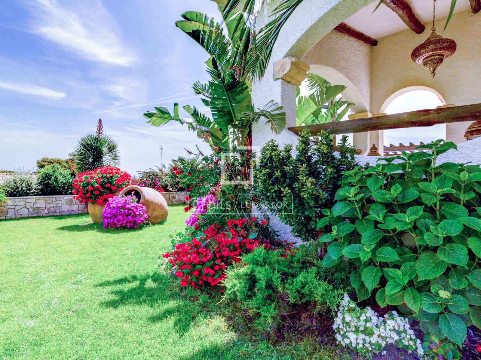 5 bedroom Villa for sale in Roda de Bara with pool garage - € 2,600,000 (Ref: 6380198)