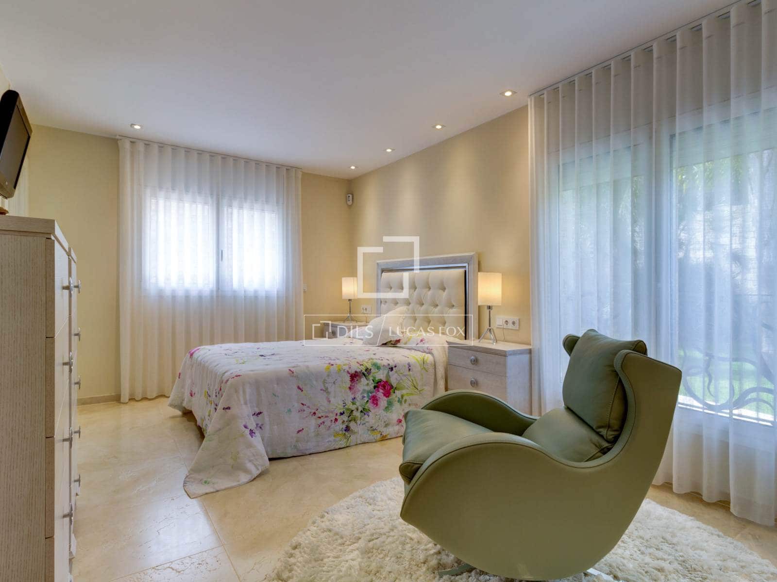 5 bedroom Villa for sale in Roda de Bara with pool garage - € 2,600,000 (Ref: 6380198)