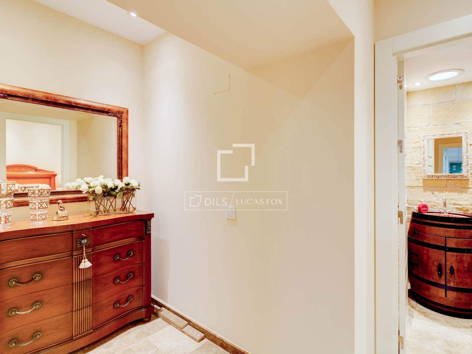 5 bedroom Villa for sale in Roda de Bara with pool garage - € 2,600,000 (Ref: 6380198)