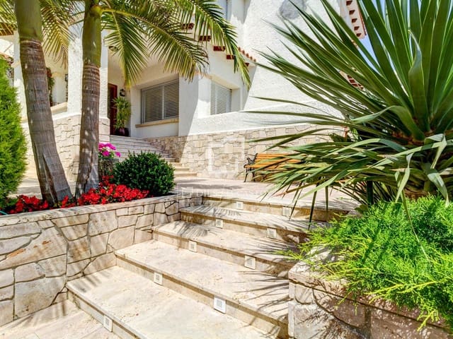 5 soveværelse Villa til salg i Roda de Barà med swimmingpool garage - € 2.600.000 (Ref: 6380198)