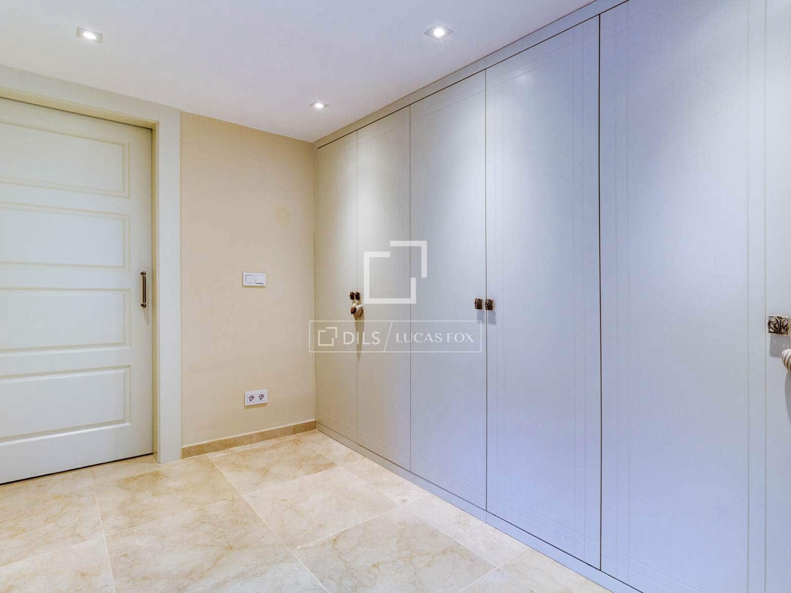 5 bedroom Villa for sale in Roda de Bara with pool garage - € 2,600,000 (Ref: 6380198)