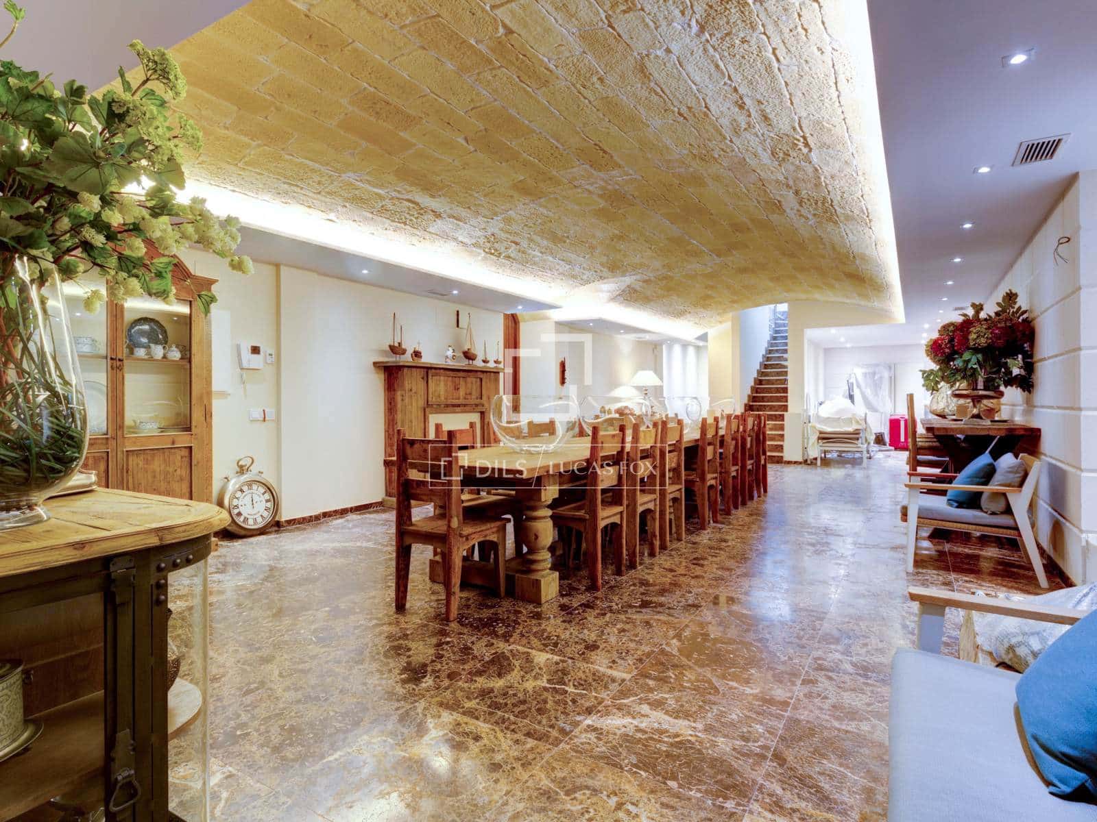 5 bedroom Villa for sale in Roda de Bara with pool garage - € 2,600,000 (Ref: 6380198)