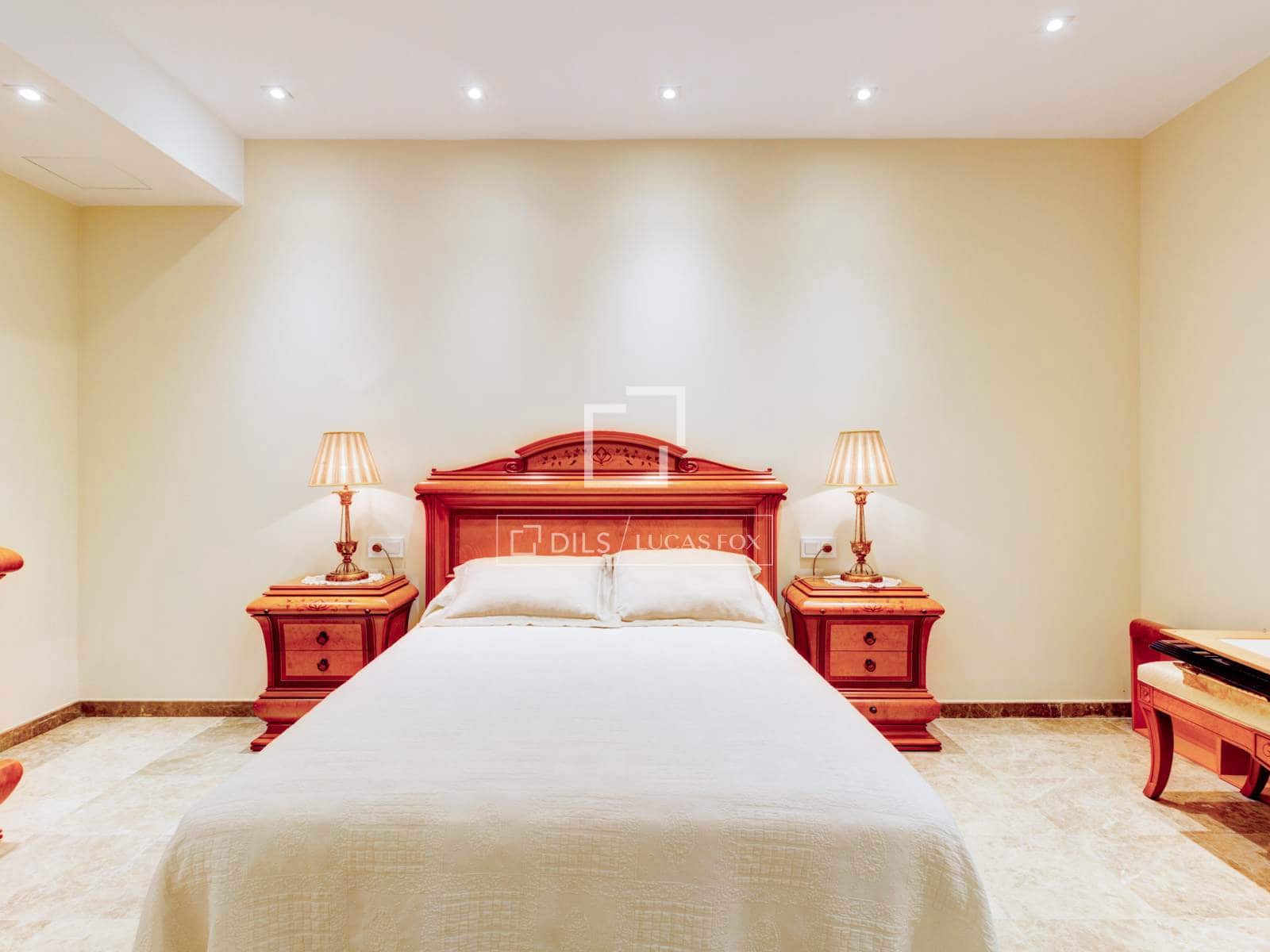 5 bedroom Villa for sale in Roda de Bara with pool garage - € 2,600,000 (Ref: 6380198)