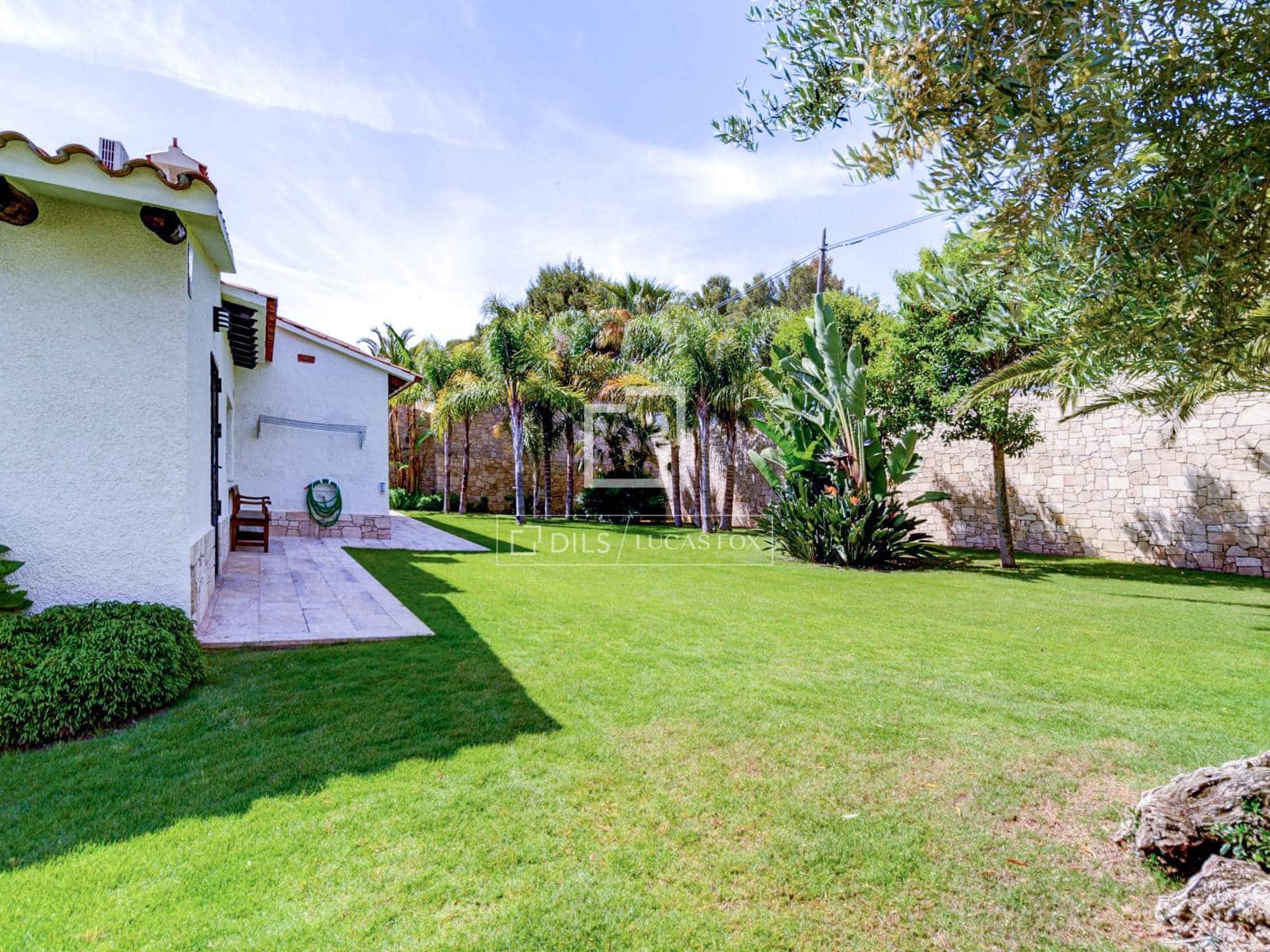 5 bedroom Villa for sale in Roda de Bara with pool garage - € 2,600,000 (Ref: 6380198)