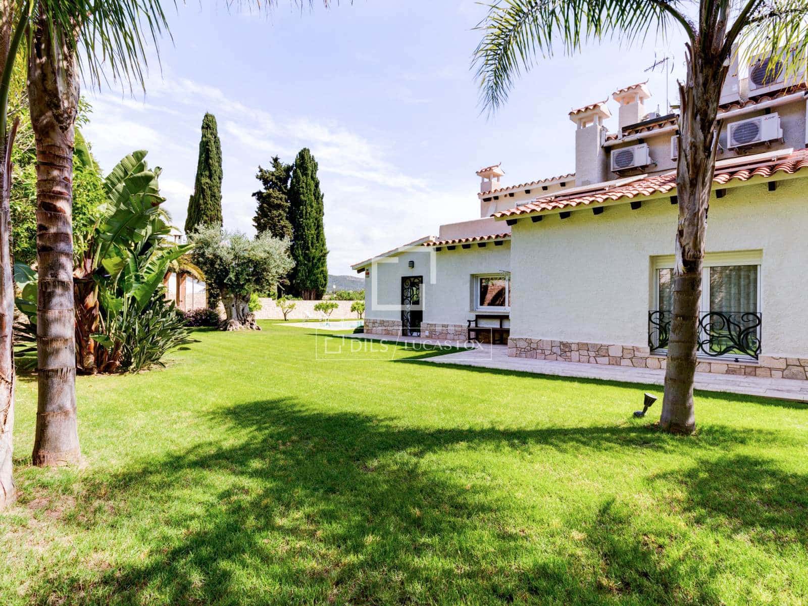 5 bedroom Villa for sale in Roda de Bara with pool garage - € 2,600,000 (Ref: 6380198)