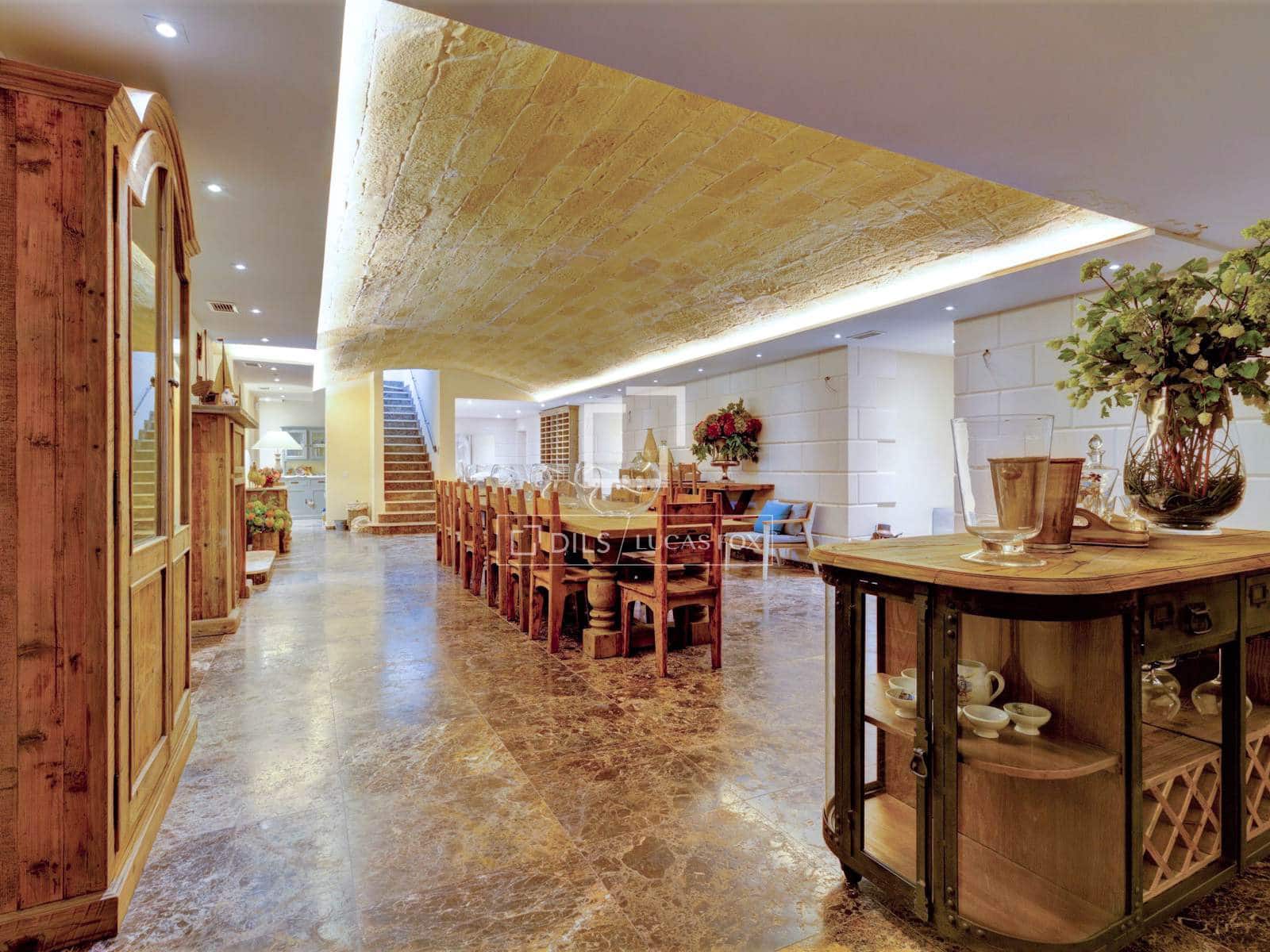 5 bedroom Villa for sale in Roda de Bara with pool garage - € 2,600,000 (Ref: 6380198)