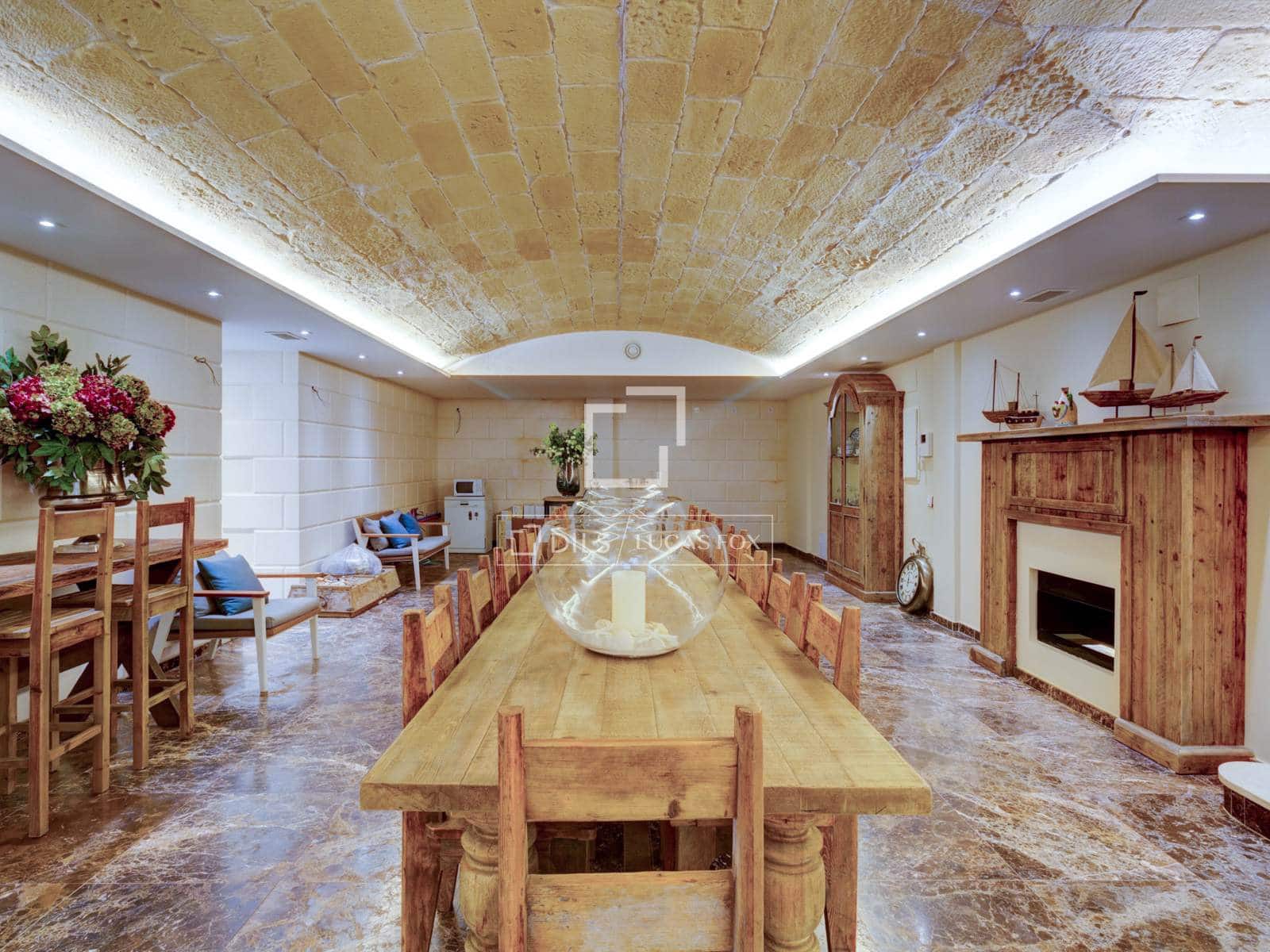 5 bedroom Villa for sale in Roda de Bara with pool garage - € 2,600,000 (Ref: 6380198)