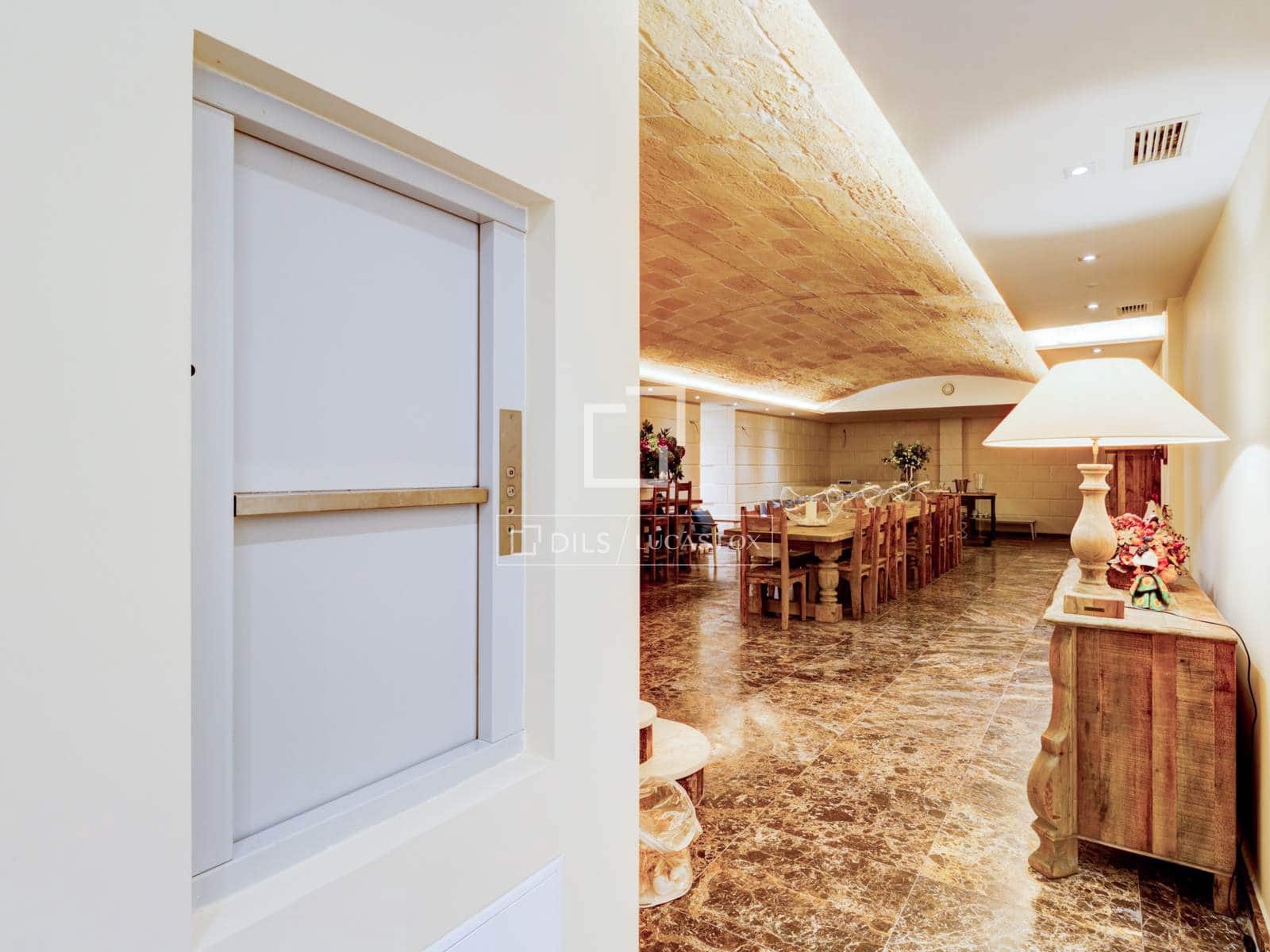 5 bedroom Villa for sale in Roda de Bara with pool garage - € 2,600,000 (Ref: 6380198)