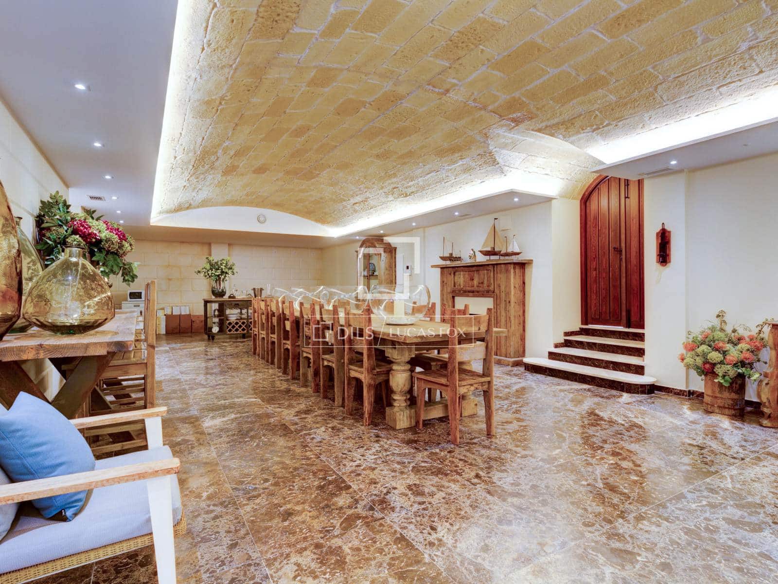 5 bedroom Villa for sale in Roda de Bara with pool garage - € 2,600,000 (Ref: 6380198)