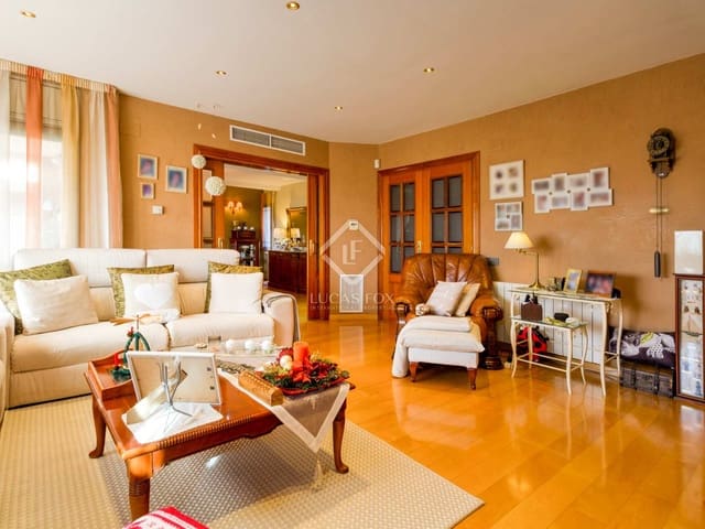 6 bedroom Villa for sale in Tarragona city with pool garage - € 1,080,000 (Ref: 6380205)