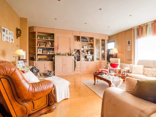 6 bedroom Villa for sale in Tarragona city with pool garage - € 1,080,000 (Ref: 6380205)