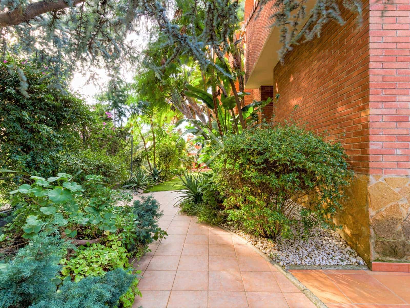 6 soveværelse Villa til salg i Tarragona by med swimmingpool garage - € 1.080.000 (Ref: 6380205)