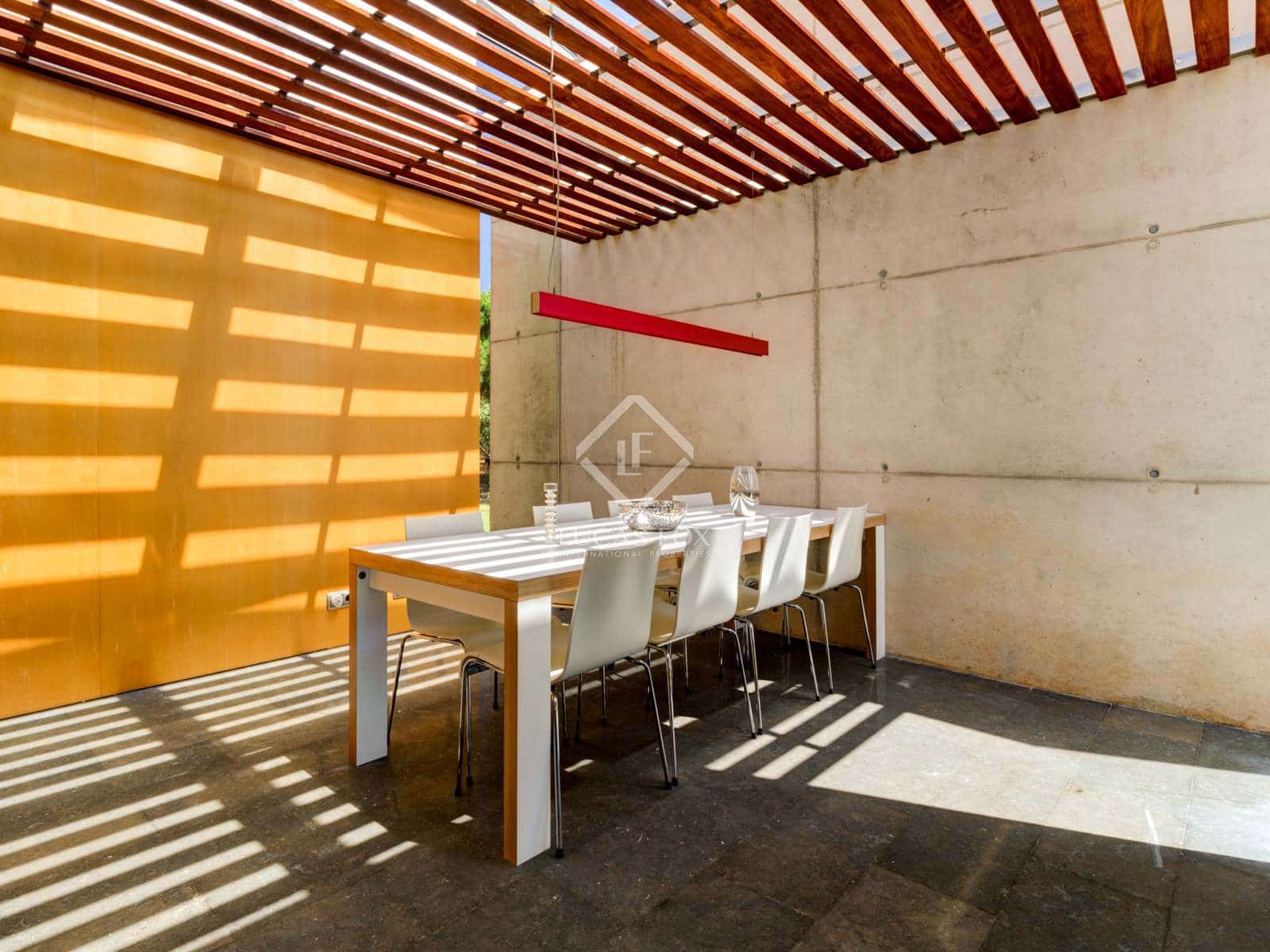 4 bedroom Villa for sale in Salou with pool - € 1,950,000 (Ref: 6380207)