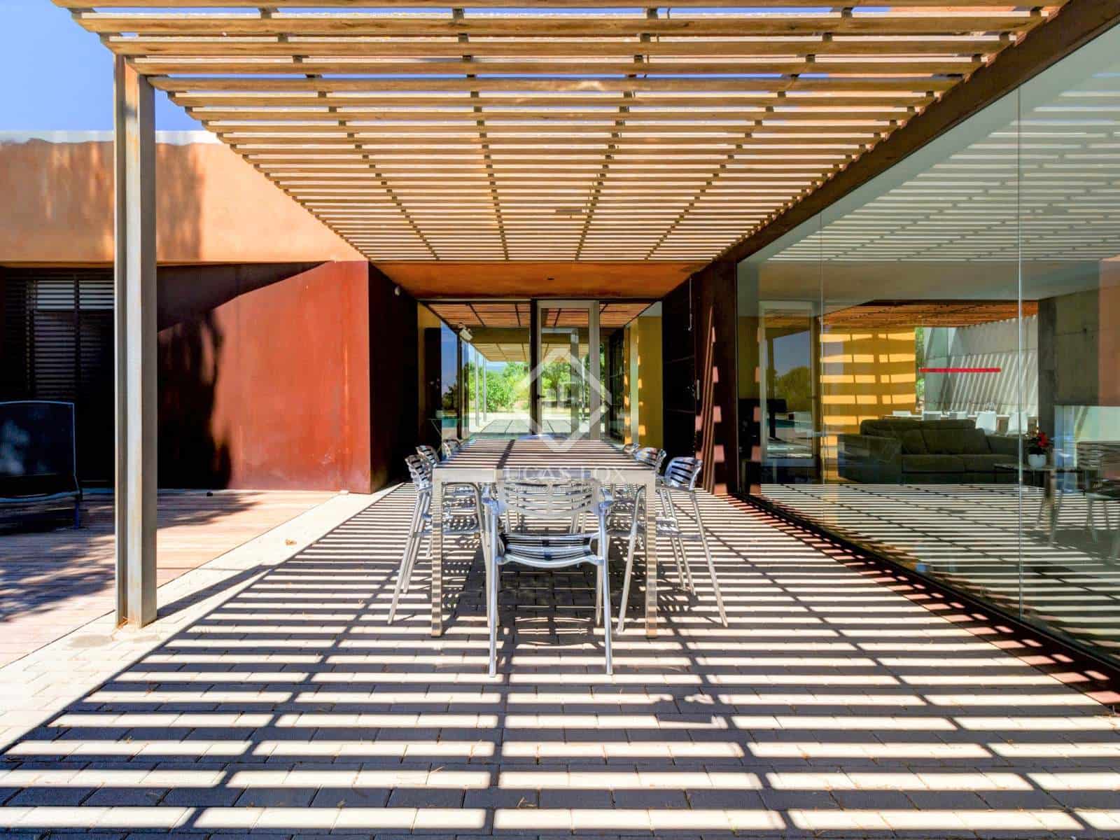 4 bedroom Villa for sale in Salou with pool - € 1,950,000 (Ref: 6380207)