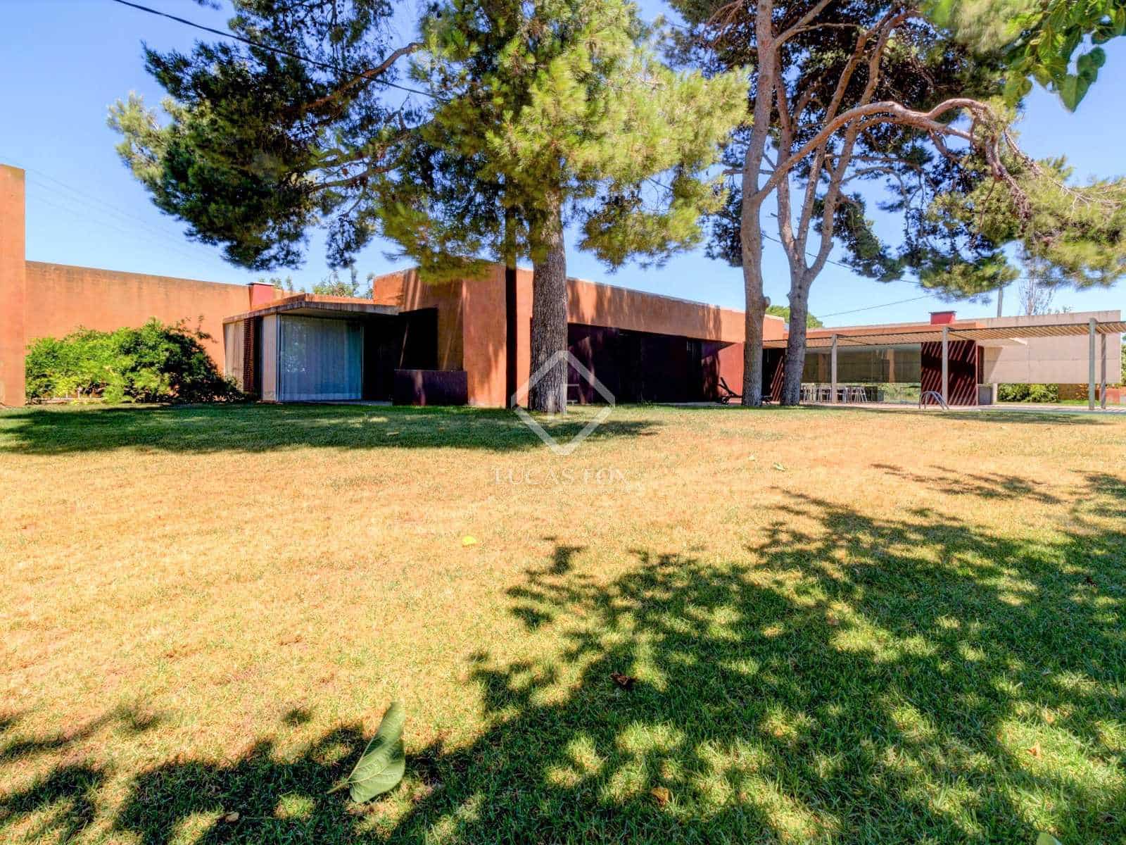 4 bedroom Villa for sale in Salou with pool - € 1,950,000 (Ref: 6380207)