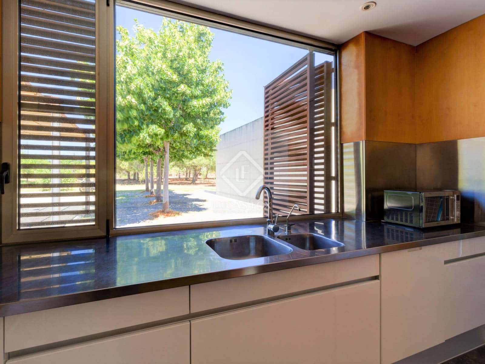 4 bedroom Villa for sale in Salou with pool - € 1,950,000 (Ref: 6380207)