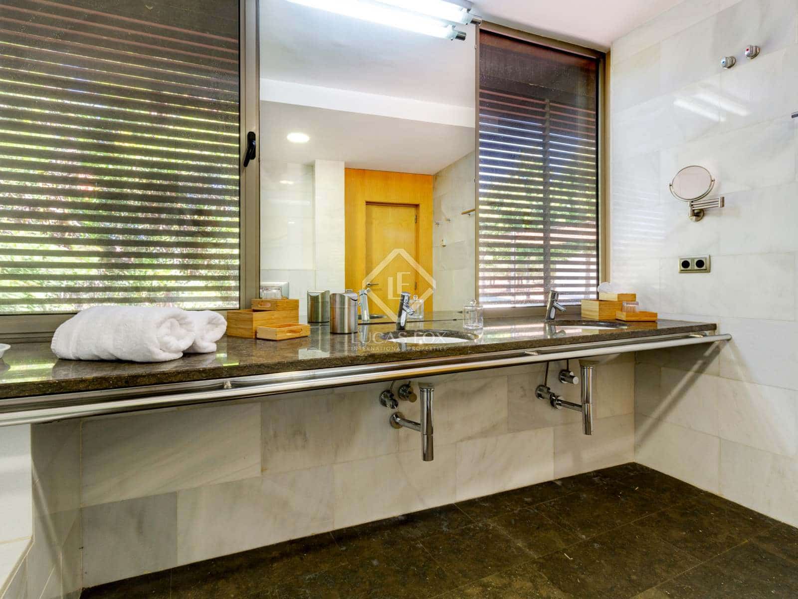 4 bedroom Villa for sale in Salou with pool - € 1,950,000 (Ref: 6380207)