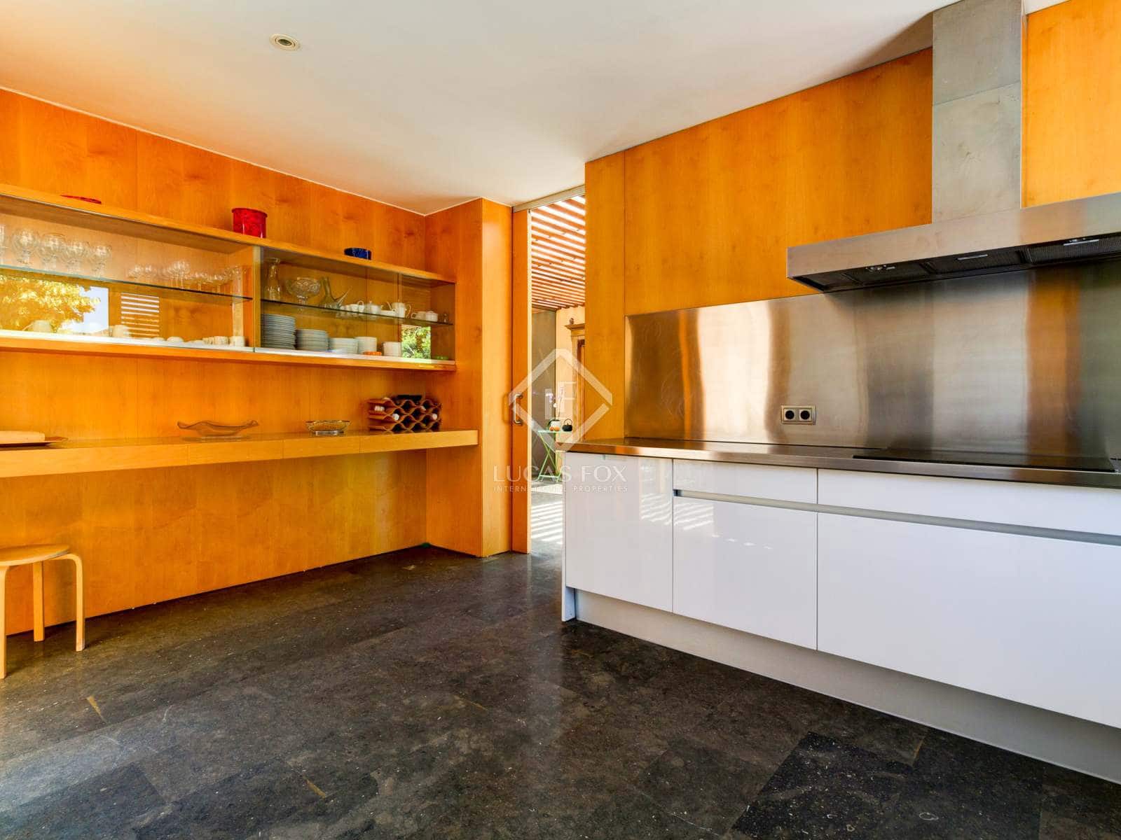 4 bedroom Villa for sale in Salou with pool - € 1,950,000 (Ref: 6380207)