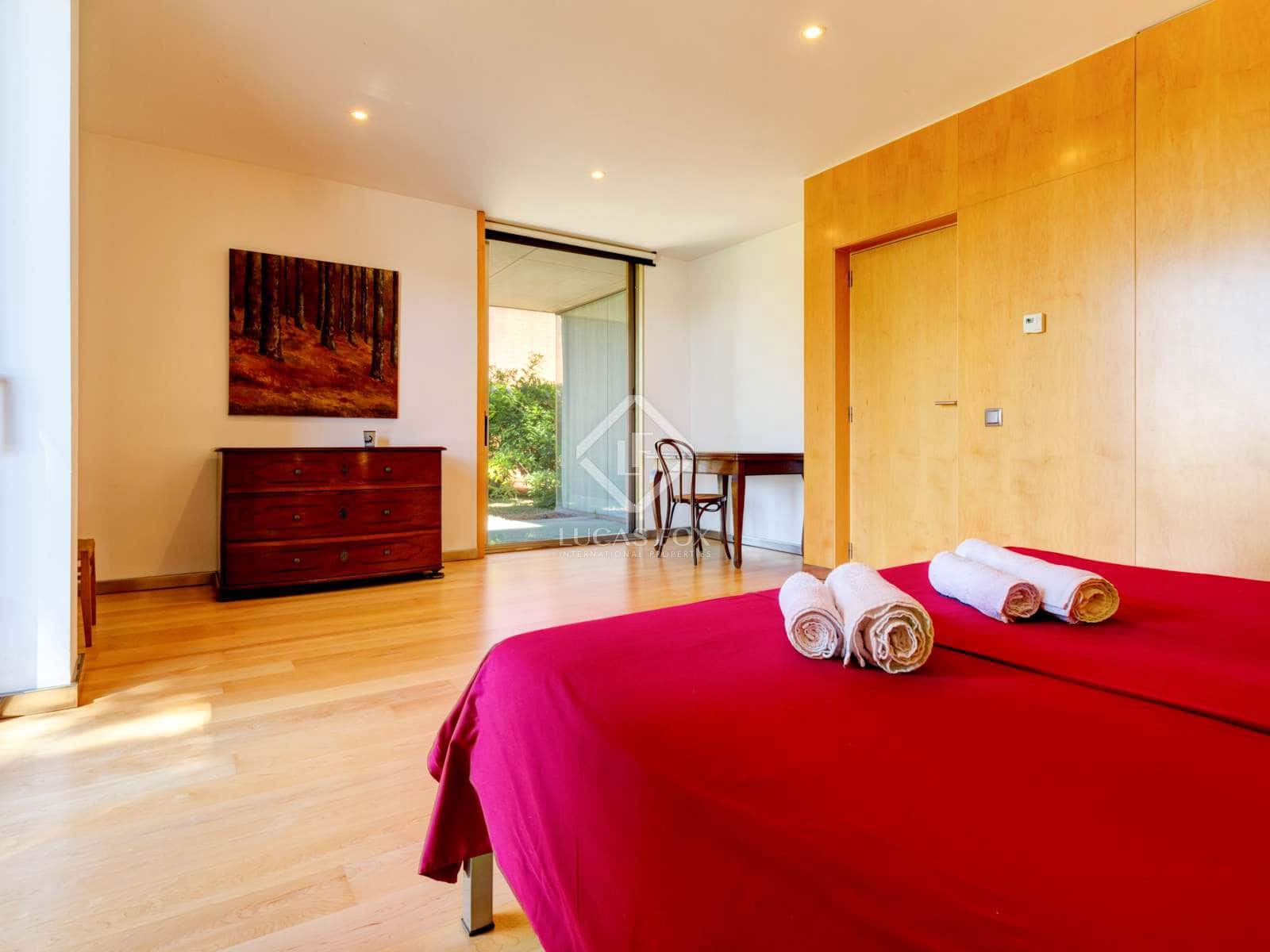 4 bedroom Villa for sale in Salou with pool - € 1,950,000 (Ref: 6380207)