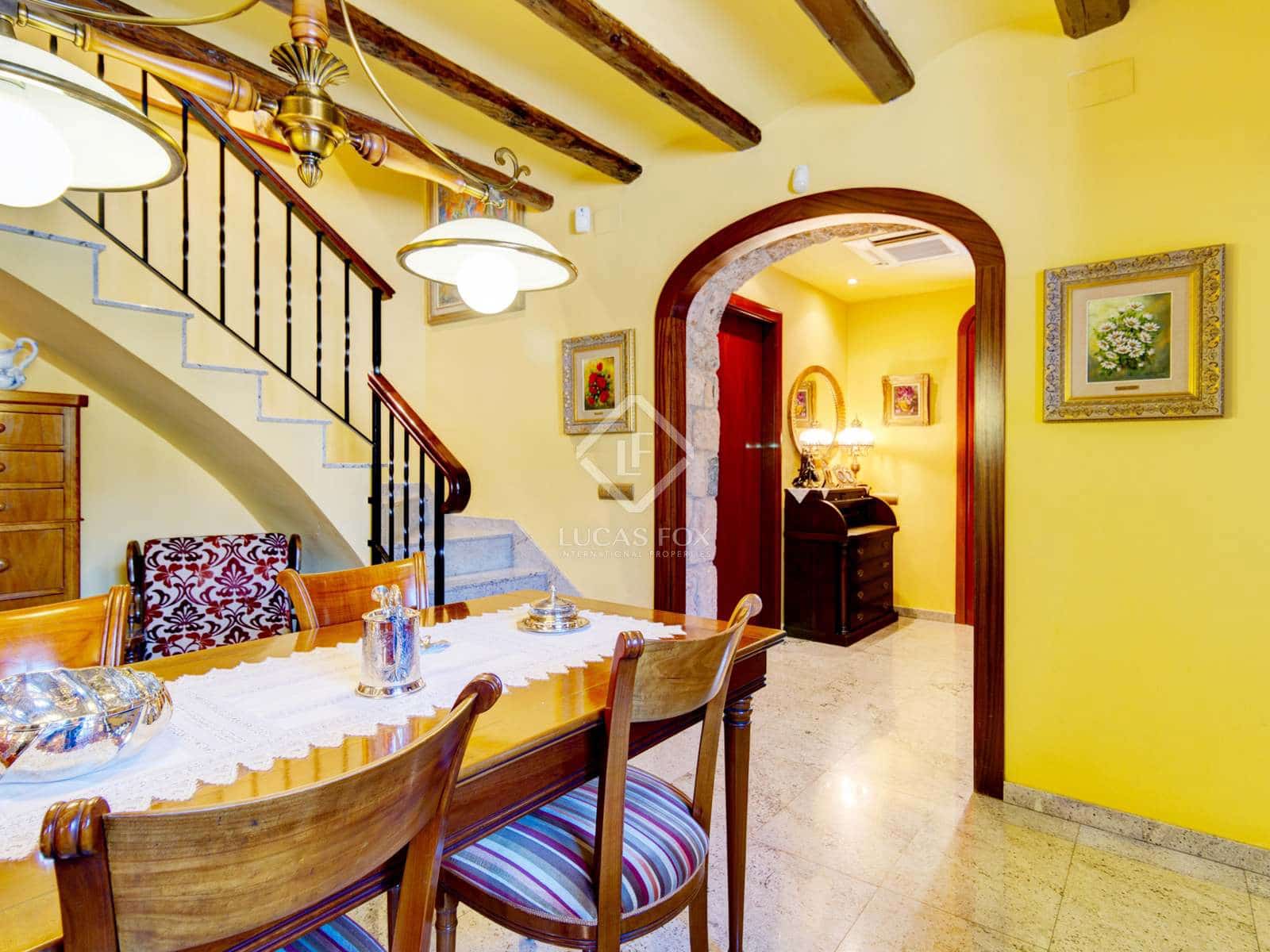 11 soveværelse Finca/Landehus til salg i Valls med swimmingpool garage - € 1.295.000 (Ref: 6389086)