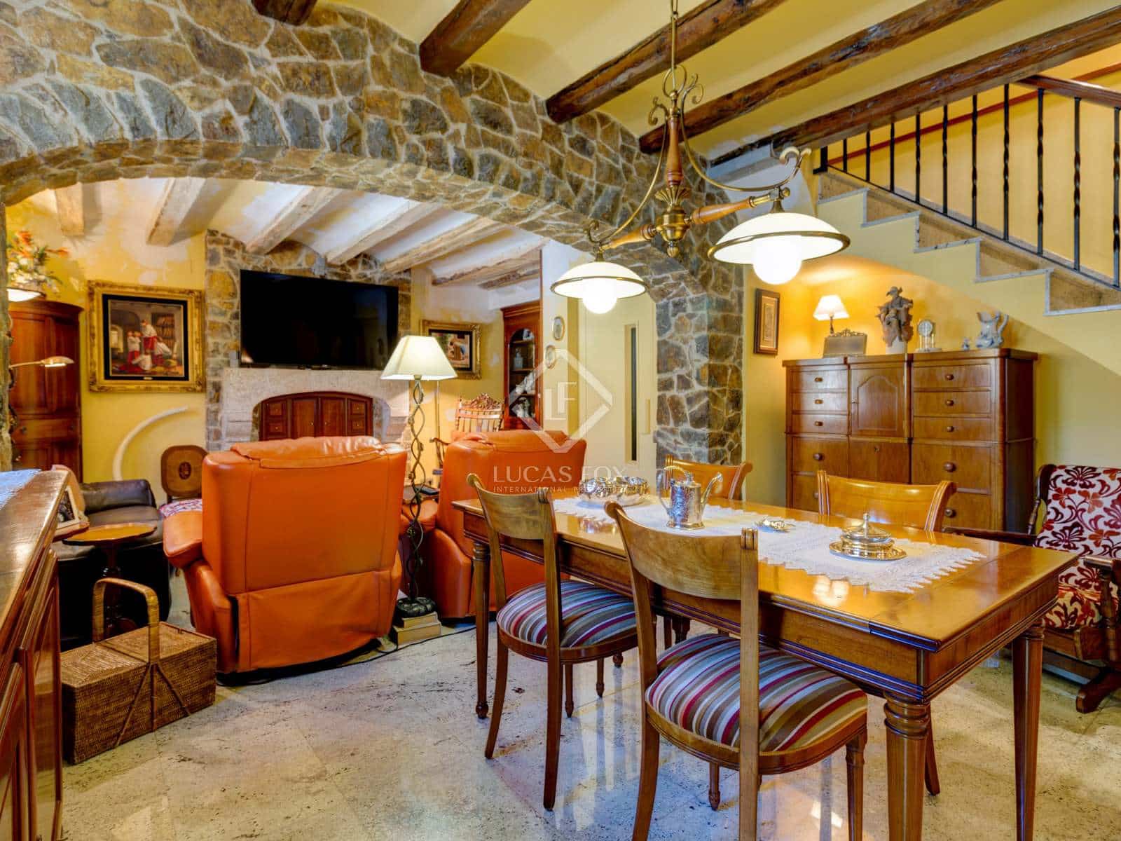 11 soveværelse Finca/Landehus til salg i Valls med swimmingpool garage - € 1.295.000 (Ref: 6389086)